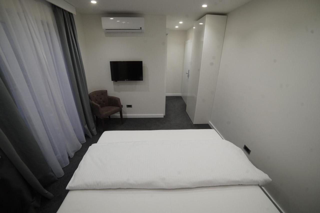 萨格勒布 Forty Two Block A酒店 外观 照片